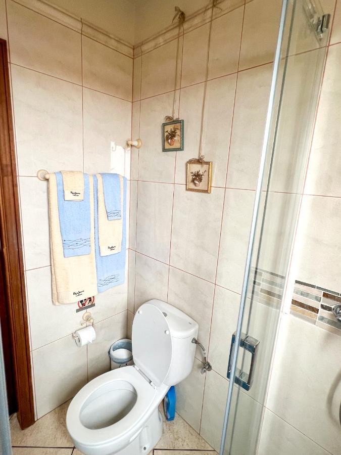 Apartment With Huge Deck Nestled In Marvelous Gardens - Nidos ลาโอโรตาวา ภายนอก รูปภาพ